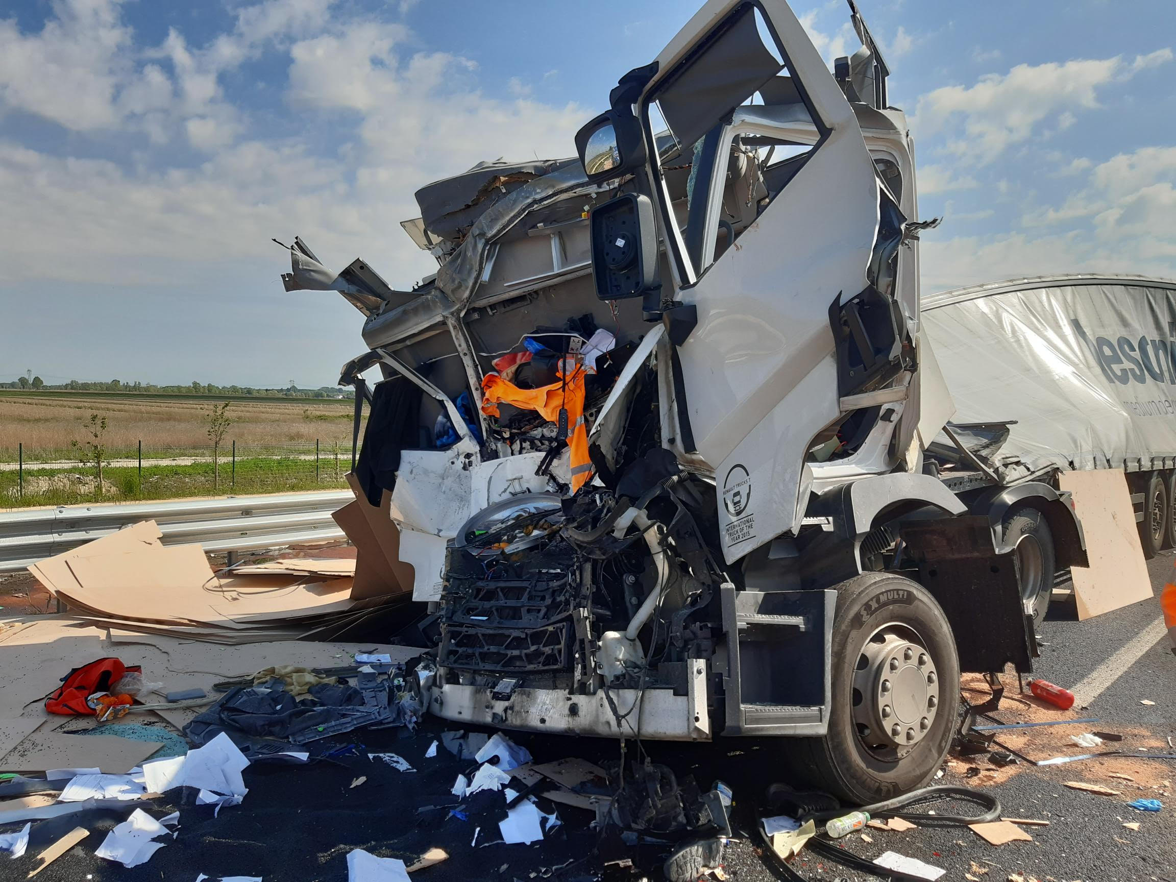 INCIDENTE IN A4: TRE CAMION COINVOLTI E 4 FERITI, DI CUI UNO GRAVE